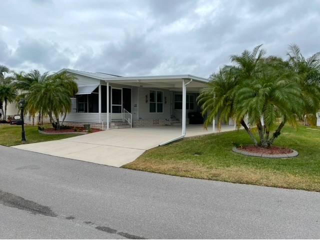 Winter Haven, FL Mobile Home for Sale located at 1689 Glen Abby Lane Four Lakes Golf & Country Club